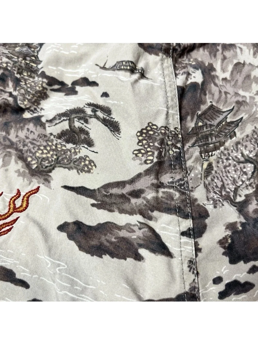 Vintage Y2K Lucky Brand Men’s Dragon Embroidered Board Short